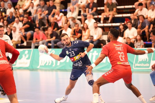  El TM Benidorm rescata un punto ante el Huesca en un empate con final explosivo