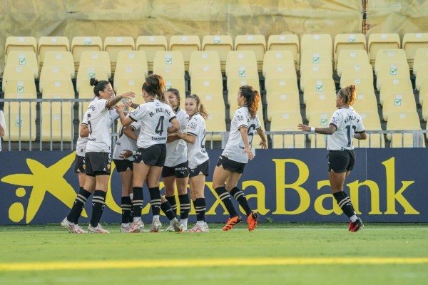Victoria del Valencia CF Femenino contra el Villarreal CF