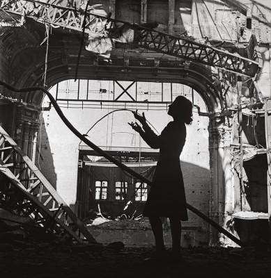 La valentía, Lee Miller y el baño de Hitler