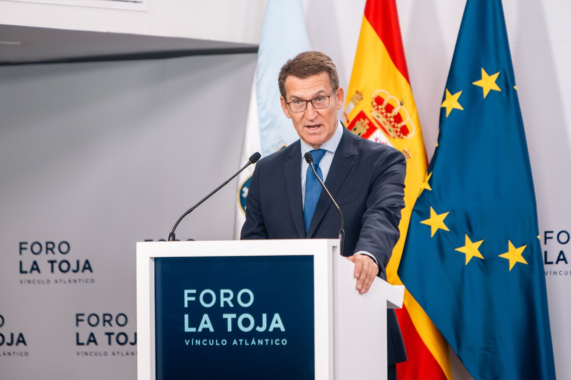 Feijóo alerta de que hablar de referéndum es 