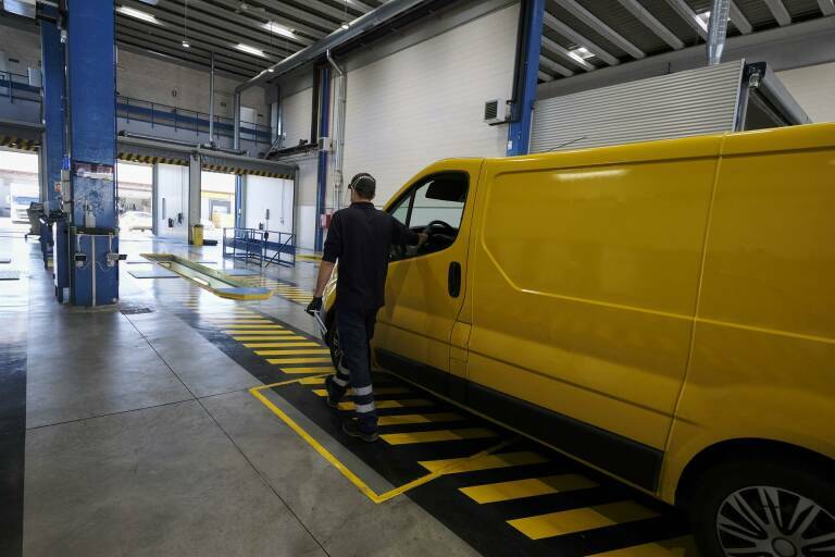 Trabajadores de las ITV aplazan la huelga para que la dirección de Sitval pueda conocer 