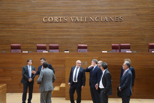 El frente Puig-Puigdemont logra un discreto impacto en los medios nacionales