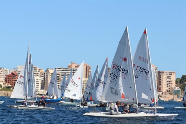 Más de cien regatistas se citan en el Trofeo Vela Ligera del RCN de Calpe