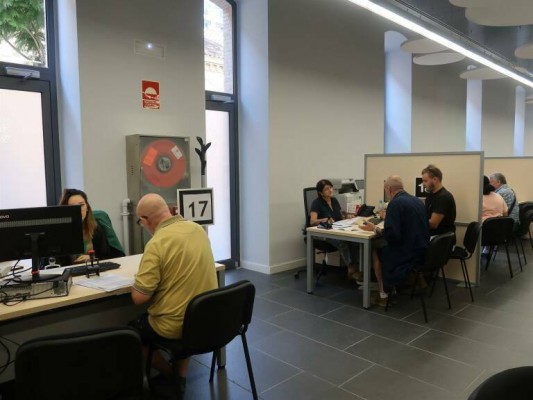 El Ayuntamiento de Murcia busca empresas para el servicio de atención telefónica por 3,4 millones