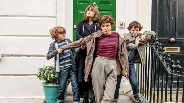 'Love, Nina': memorias de una Mary Poppins ochentera en Candem Town
