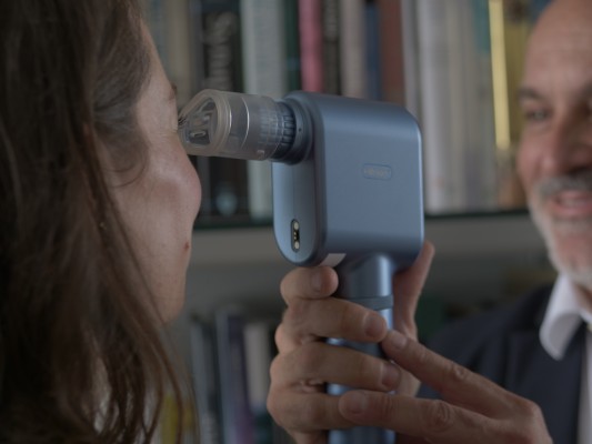 
La spin-off Tearful, en la UMH, crea una tecnología única para diagnosticar el Síndrome del Ojo Seco