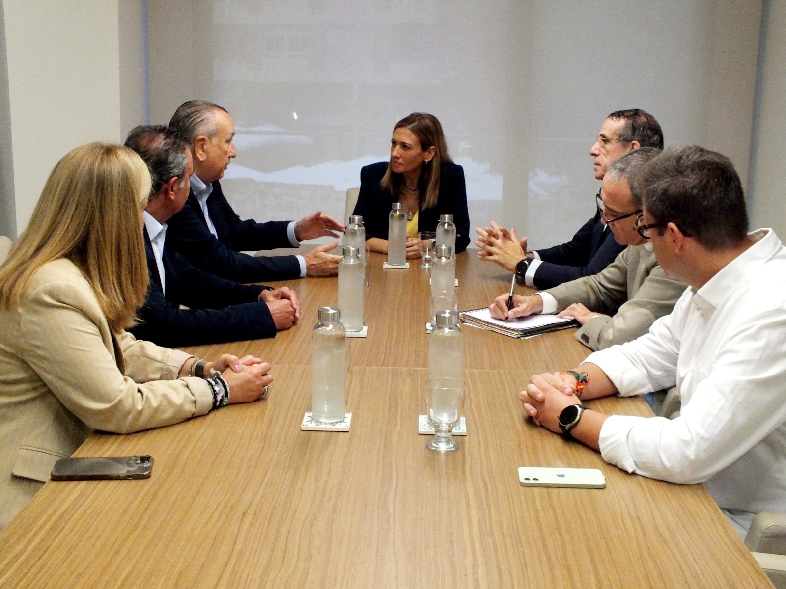 Almassora pone en valor sus polígonos para atraer inversión y pide al Gobierno apoyo a la cerámica