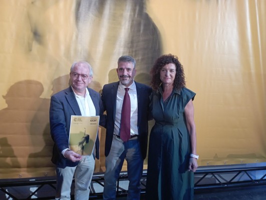 Un musical de Nino Bravo, un duelo entre Candela Peña y Pilar Castro y mucho circo, en la programación del Teatre Arniches