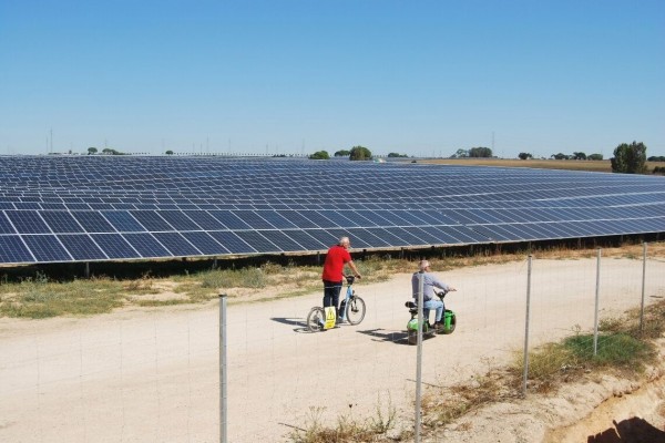 La fotovoltaica pide una prórroga para construir los proyectos y advierte respecto al autoconsumo
