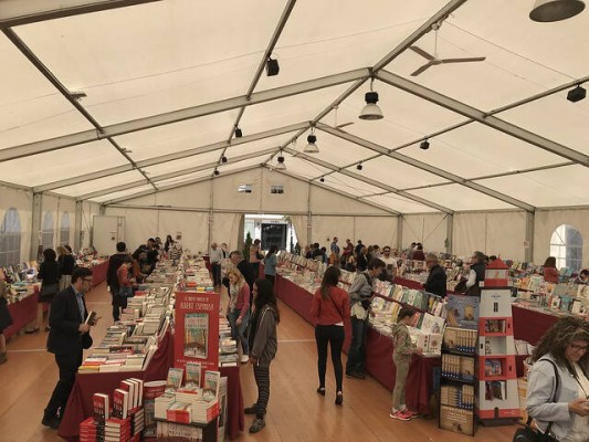 Carrasco reabre la plaza Santa Clara a los eventos sociales y culturales y acogerá 10 ferias al año