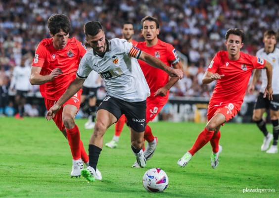 Gayà, con una lesión muscular, será baja ante el Real Betis