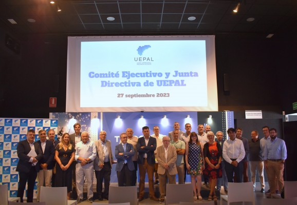 Uepal premia a Provia, autoescuelas, AESEC, UPA, Eladio Aniorte, y homenajea a Sellés
