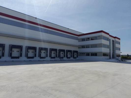 P3 Logistic Parks compra dos naves en Picassent alquiladas a Improving Logistics