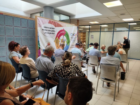 Más de 500 mayores agotan el bono comercio senior de Alicante en tres días