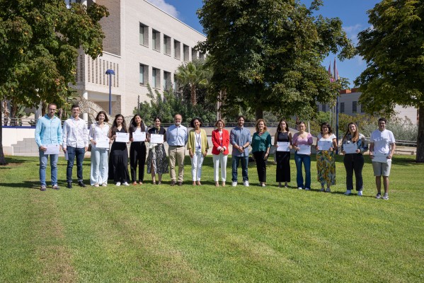 L’UJI i la Fundació Balaguer-Gonel Hermanos lliuren un total de 23 beques de postgrau i doctorat