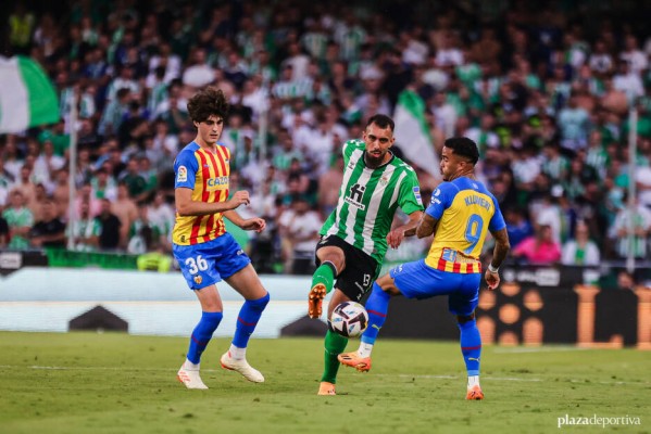 El Betis-Valencia del domingo se retrasa a las 21.00 horas
