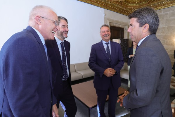 Mazón se reúne con el presidente de Ford España para abordar su colaboración
