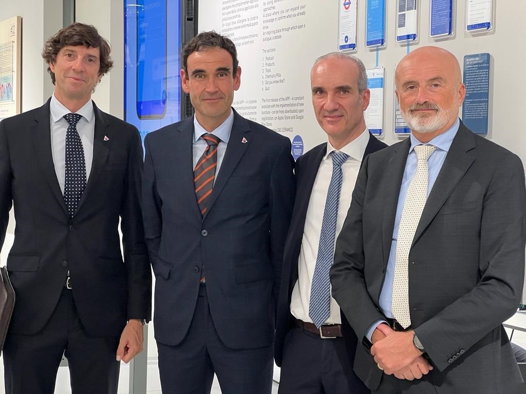 Las patronales europeas de esmaltes muestran su 