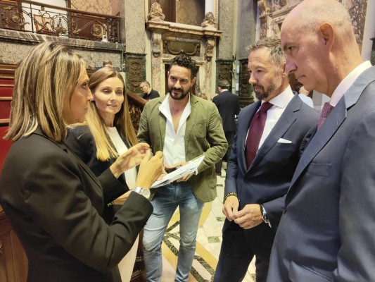 Vox propone un concurso público en vez de renovar el convenio con Lim para el Nuevo Mestalla