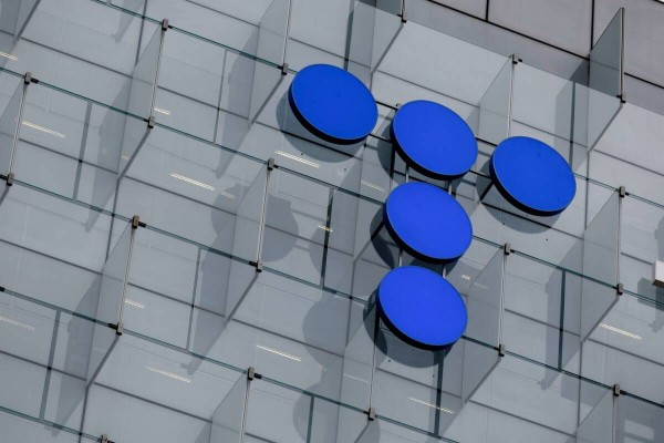 ¿Comprar o vender acciones de Telefónica?