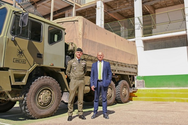 El Elche dona material deportivo para el Líbano
