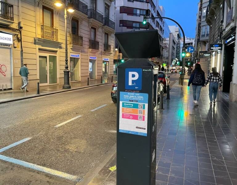 La zona azul recupera su horario anterior en València: gratis entre las 14.00 y las 16.00 horas