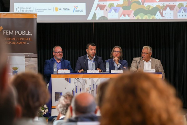 Mompó anuncia nuevas ayudas para impulsar el turismo en municipios en riesgo de despoblación