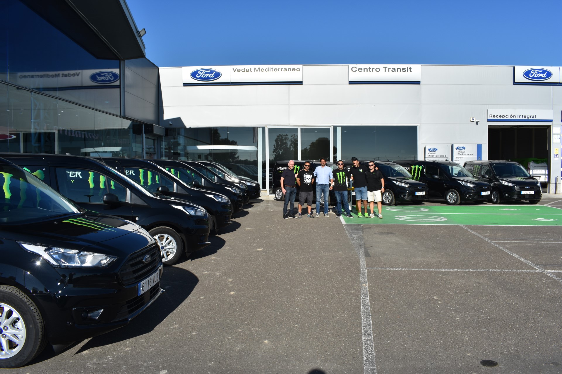 Ford Vedat Mediterráneo hace entrega de una flota de 10 Ford Transit Connect Van a Monster Energy