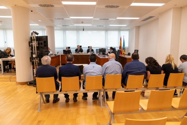 'Caso uniformes' de Santa Pola: dos magistrados renuncian; la Audiencia debe conformar otro tribunal
