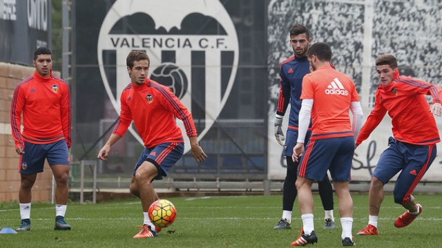 El Valencia vuelve al trabajo para preparar el derbi ante el Levante UD