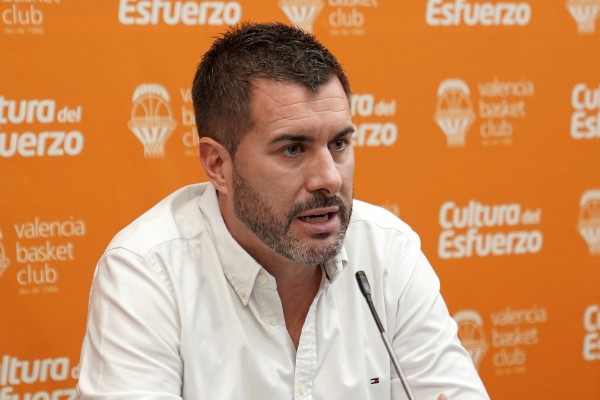 El Valencia aplaza el fichaje del exterior que busca hasta “ordenar” lo que ya tiene