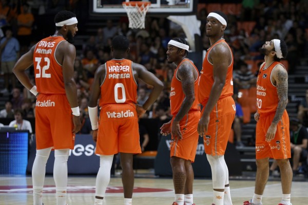 Primera salida de la temporada para Valencia Basket en la pista del Lenovo Tenerife
