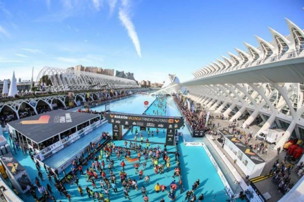 El Maratón de Valencia se acerca al corredor popular de cuatro ciudades españolas
