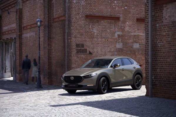 Mazda presenta la Edición Especial Nagisa para el Mazda3 y el CX-30 2024
