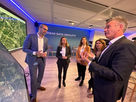 Carrasco toma nota del gemelo digital de Ámsterdam para su implantación en Castelló