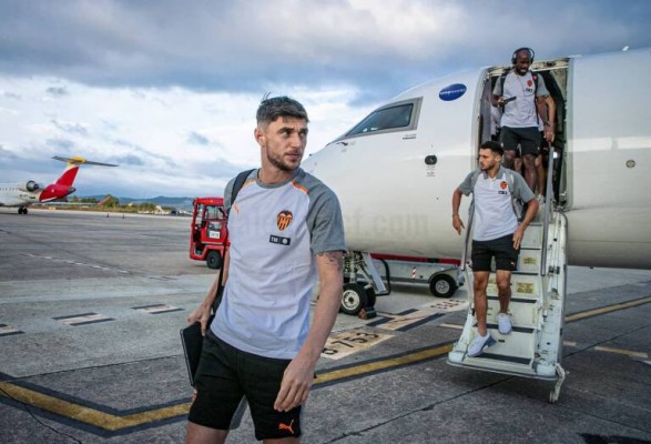 Yaremchuk, entre 'algodones' y convocado por Ucrania