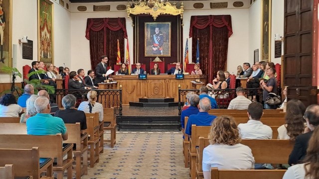 Elche apoya al Consell en la puesta en marcha del TRAM: el alcalde ofrece a la oposición participar en el diseño