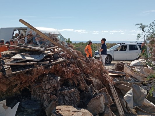 La Vila Joiosa recoge más de 15.000 kilos de enseres en la jornada de limpieza medio ambiental 