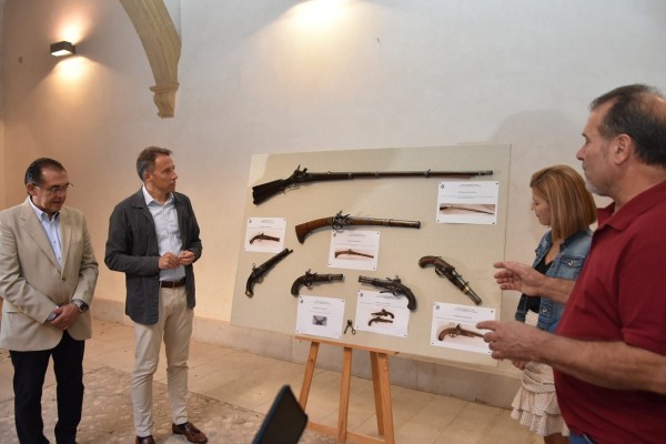 Una colección  de armas antiguas de gran valor formará parte del museo del Palacio de Guevara de Lorca