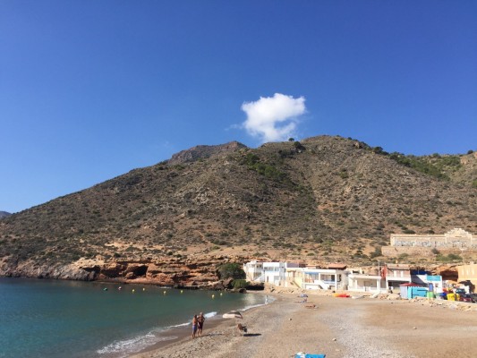 MC Cartagena quiere que se instale el baño asistido en las playas de El Portús y Cala Cortina
