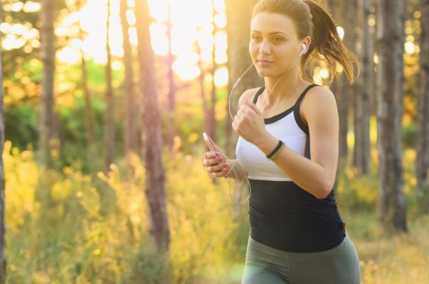 Tres formas de aportar antioxidantes, potasio y proteína completa después de hacer deporte
