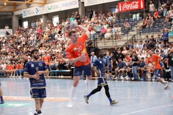 El Benidorm rescata un punto con un gol de Vainstein a falta de tres segundos