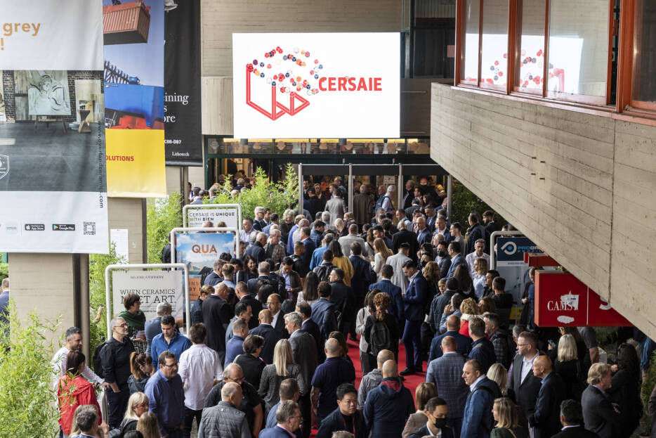 Más de 150 empresas españolas buscan en Cersaie una nueva oportunidad de futuro