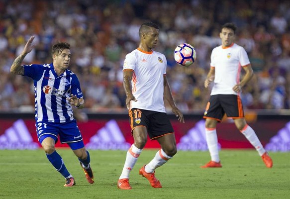 El Valencia sufre y se lleva la primera victoria de la temporada