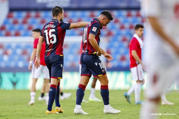 Pablo Martínez: lágrimas de emoción y momentazo con el brazalete