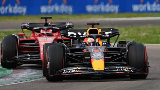 Pole incontestable de Verstappen en Japón; Sainz 6º y Alonso 10º
