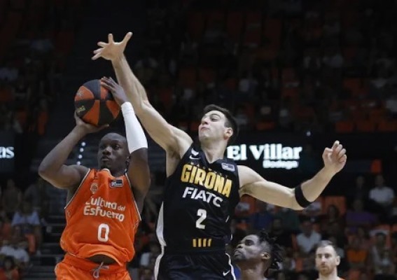 El Girona sorprende al Valencia en La Fonteta