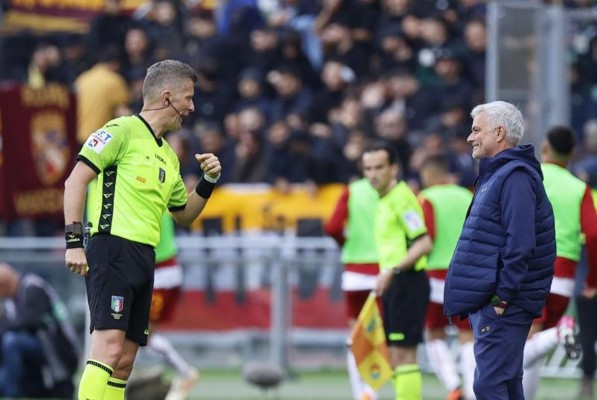Italia retransmitirá los audios de los árbitros con el VAR

