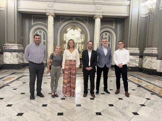 Una delegación de Eslovaquia visita València para conocer su modelo turístico inteligente