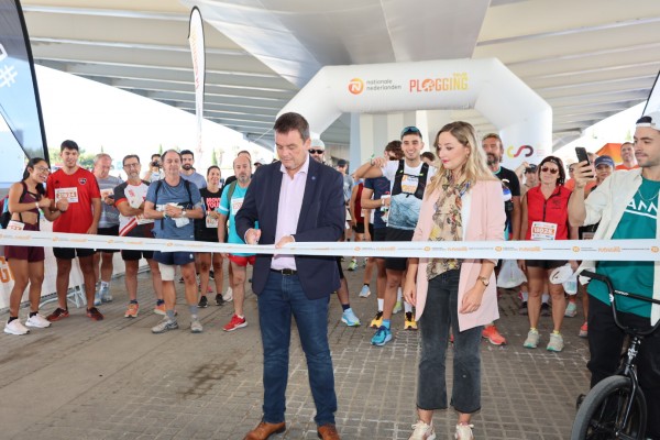 Más de 800 ploggers inauguran la Semana Europea del Deporte en la 3ª edición del Nationale-Nederlanden Plogging Tour en Valencia

